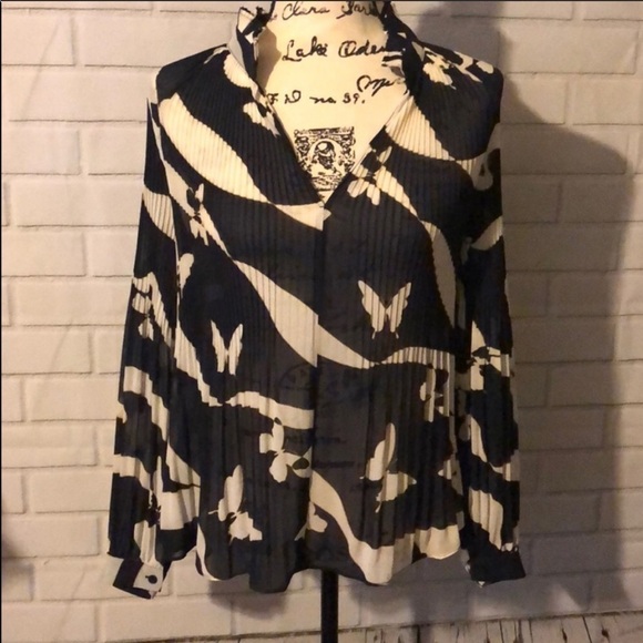 Ann Taylor butterfly blouse size XS NWOT - Picture 2 of 5